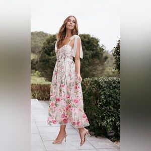 NWT Sold Out Petal and Pup Spring Mirabel Midi Floral Maxi Dress M